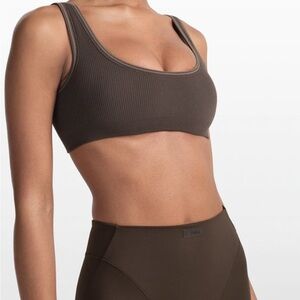 Nike/SKIMS Ribbed Seamless Micro Scoop Bra Phoenix/truffle